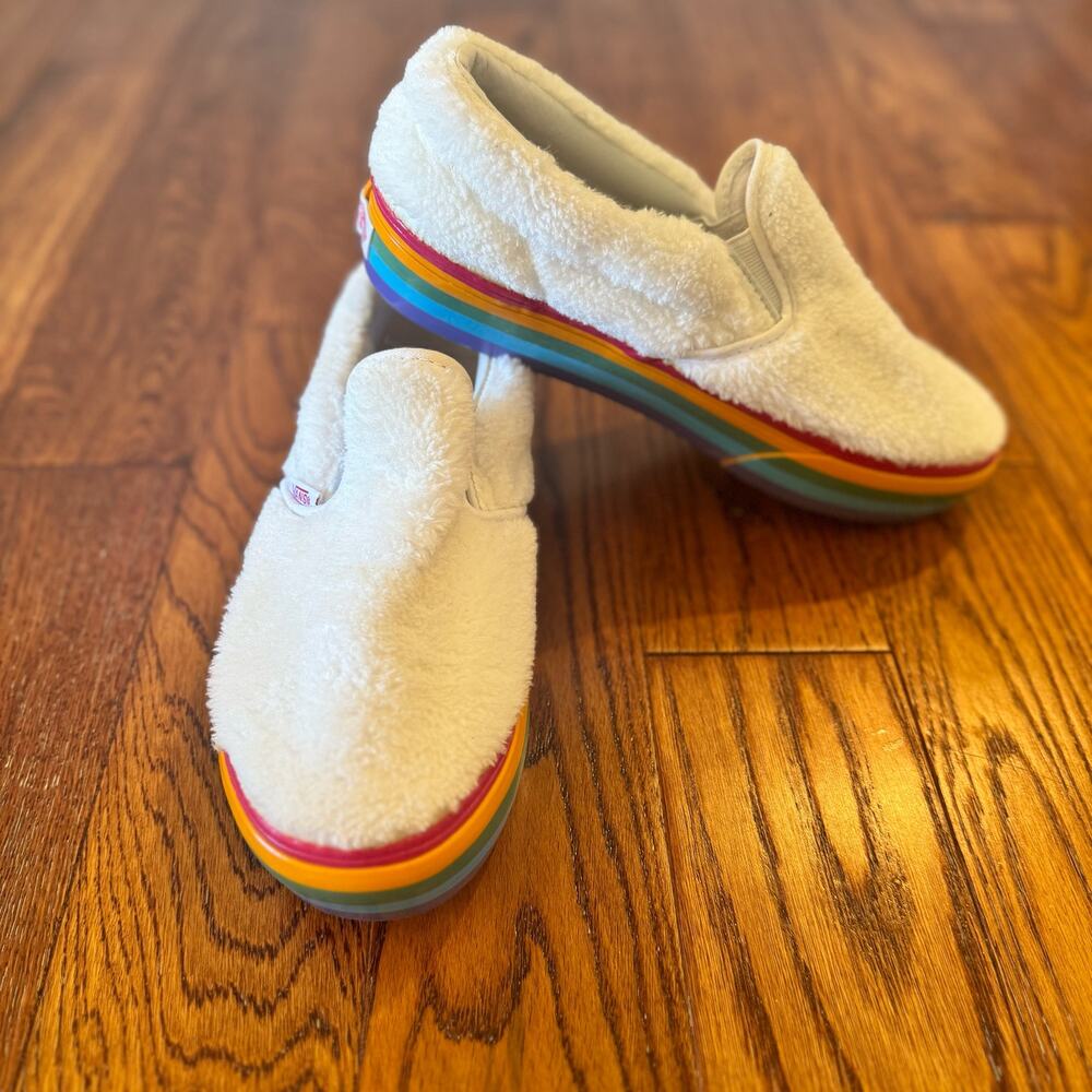 VANS Classic Slip-on Shearling Rainbow Platform Kids Size 6 Cozy Whimsical Plush